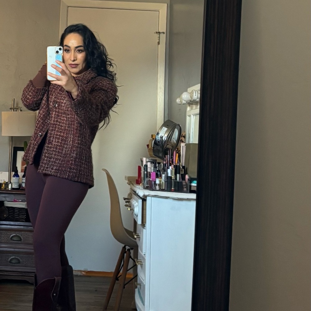 Meet your Posher, Monica